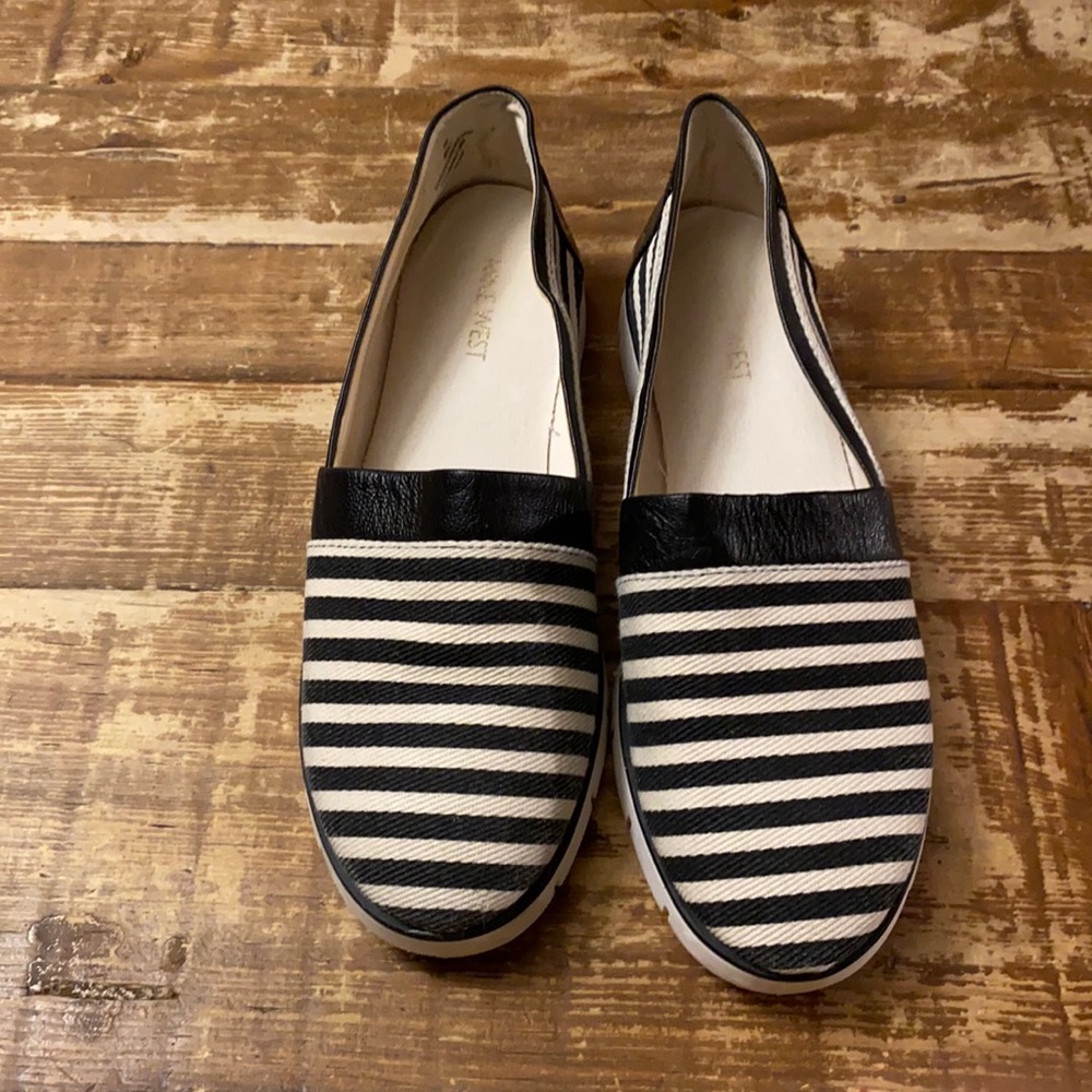 Nine West Womens Uala Fabric Walking Shoe- Pick Size 8 Black and white striped